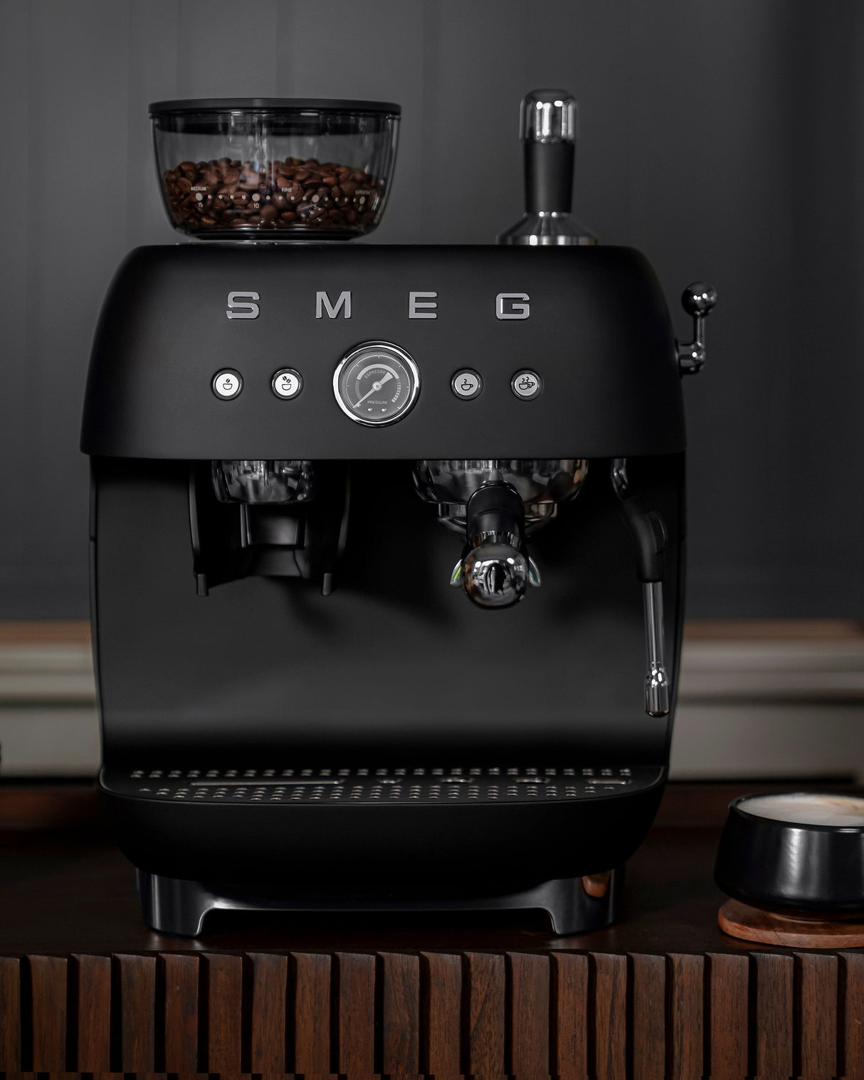 Smeg Retro-Style Semi Automatic Espresso Machine with Grinder EGF03BLMUS (Matte Black) Espresso Machine Smeg