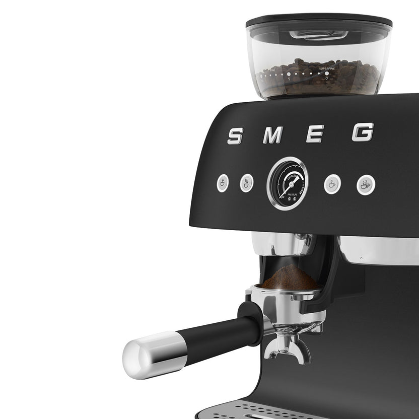Smeg Retro-Style Semi Automatic Espresso Machine with Grinder EGF03BLMUS (Matte Black) Espresso Machine Smeg