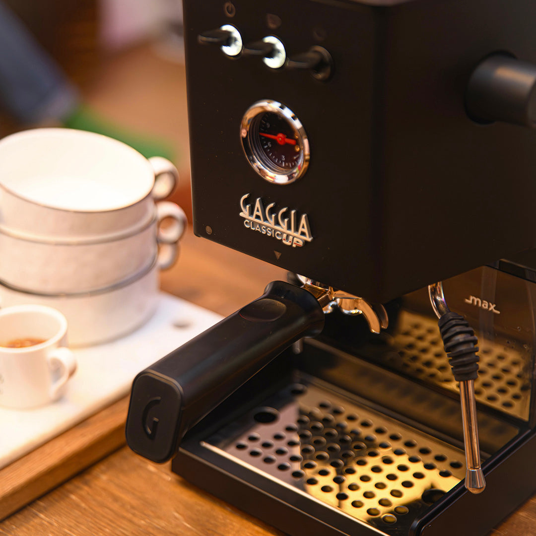 Gaggia Classic UP Semi-Automatic Espresso Machine EG2500/10 (Black) Espresso Machine Gaggia