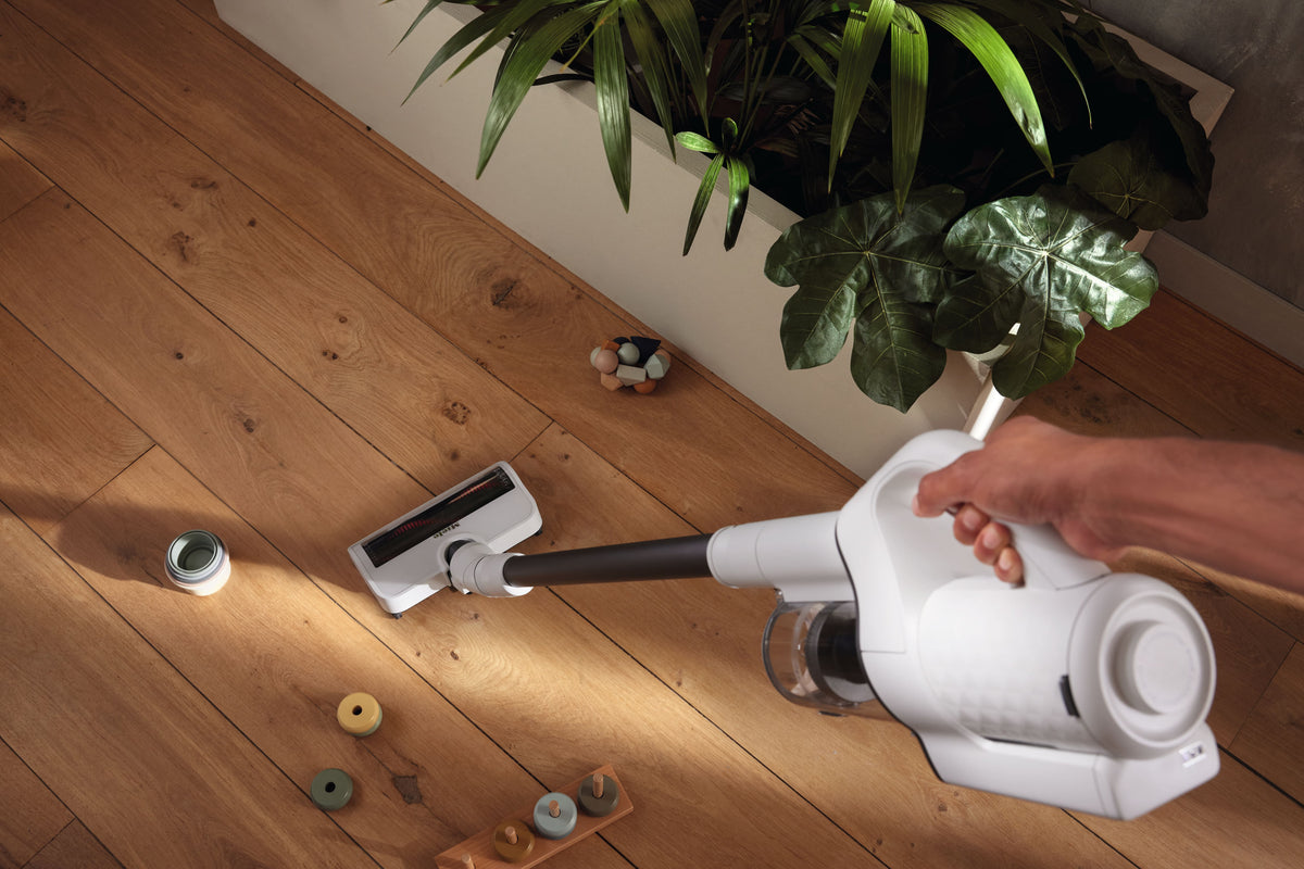 Miele Duoflex HX1 Extra Cordless Bagless Stick Vacuums 41QLL035USA (White) Vacuum Cleaners Miele