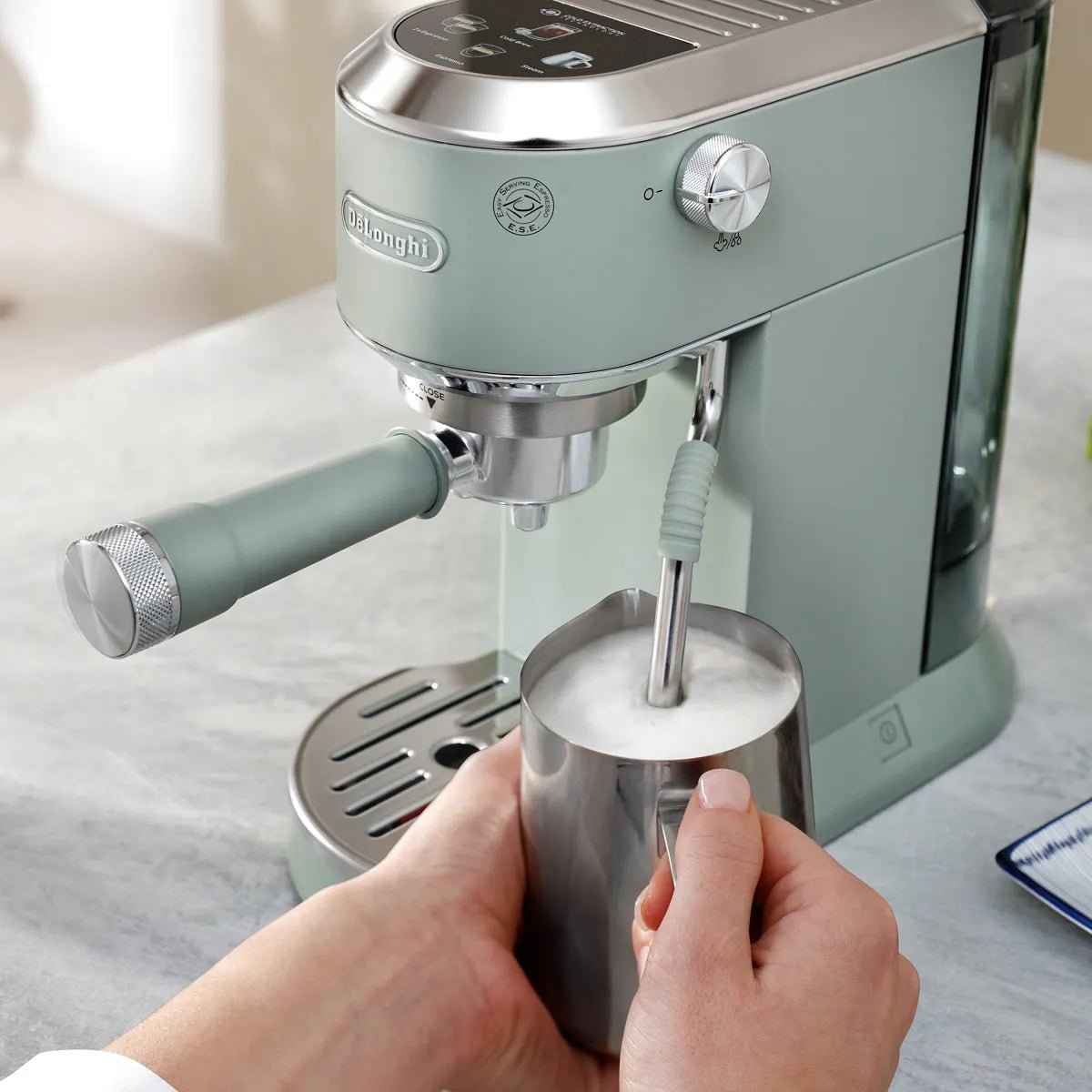 Machine à expresso DELONGHI EC890.GR Dedica Duo Verte | Leroy Merlin Machine à expresso DELONGHI EC890.GR Dedica Duo Verte | Leroy Merlin