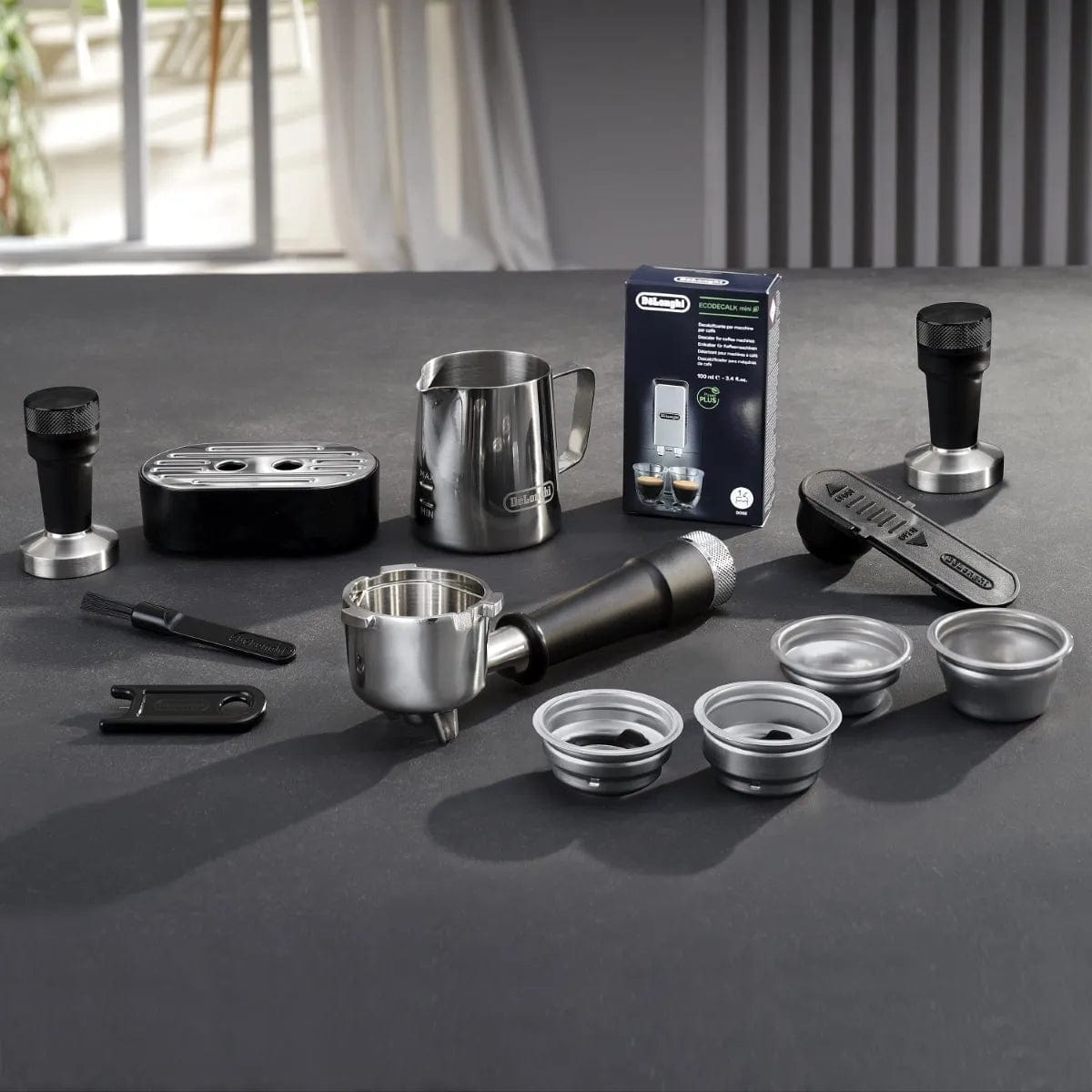 De'Longhi Dedica Maestro Plus Espresso & Cappuccino Machine EC950M Espresso Machine DeLonghi