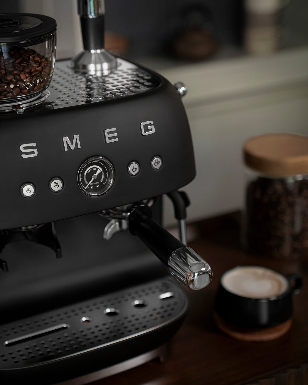 Smeg Retro-Style Semi Automatic Espresso Machine with Grinder EGF03BLMUS (Matte Black) Espresso Machine Smeg