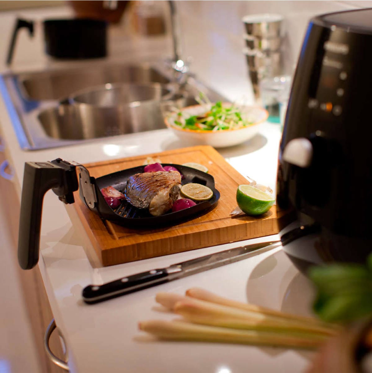 Philips Viva Collection Digital Airfryer With Rapid Air Technology HD9230/26 (Black) Airfryer Philips